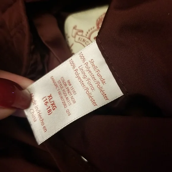 Burgundy jacket. Fits size medium - Picture 7 of 7